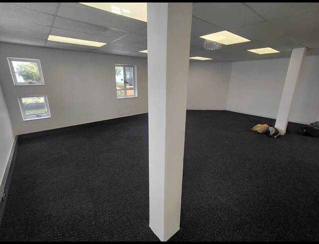 235M² OFFICE TO LET IN BRYANSTON